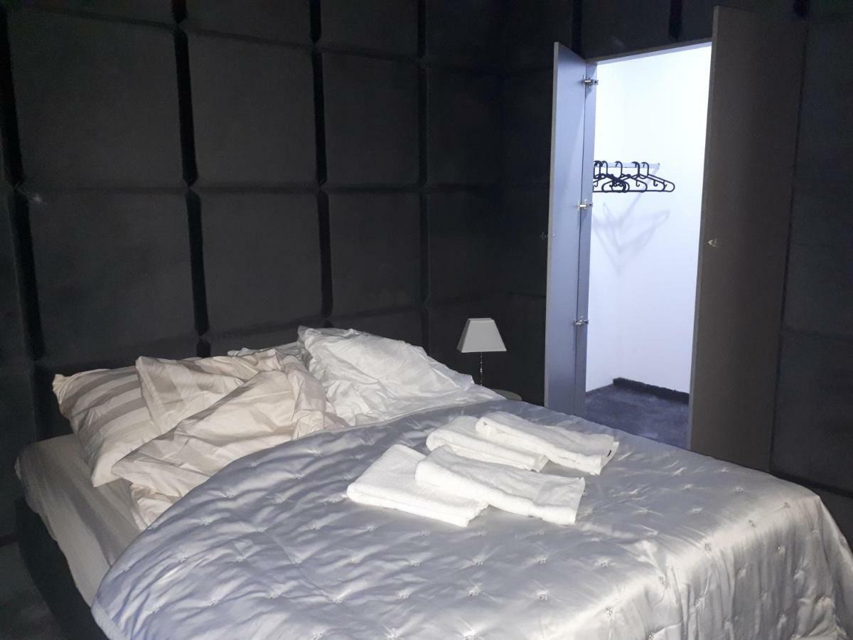 Apartamenty Centrum- Kochanowskiego -Dawniej Two-Bedroom Apartment Zielona Gora  Ngoại thất bức ảnh