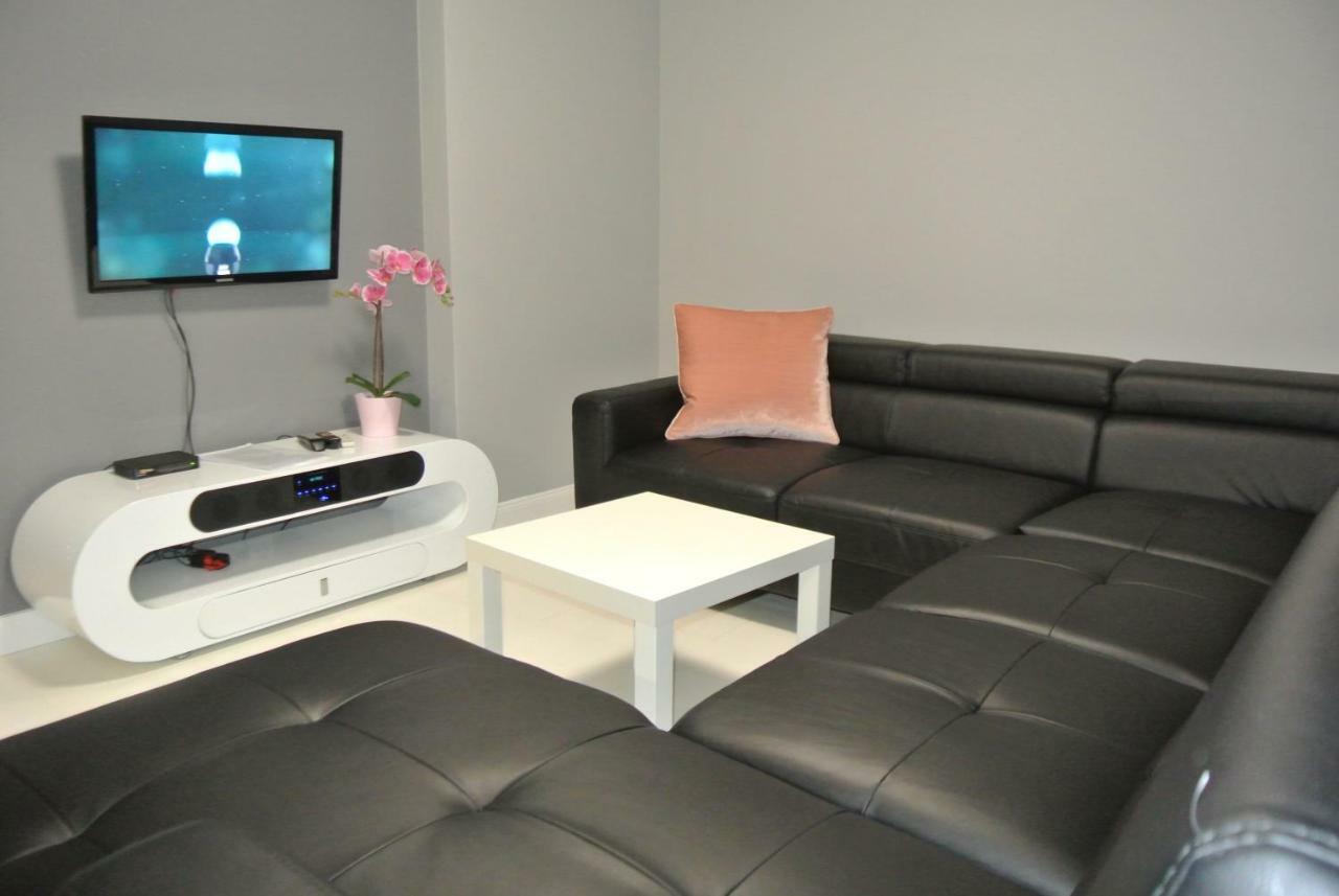 Apartamenty Centrum- Kochanowskiego -Dawniej Two-Bedroom Apartment Zielona Gora  Ngoại thất bức ảnh