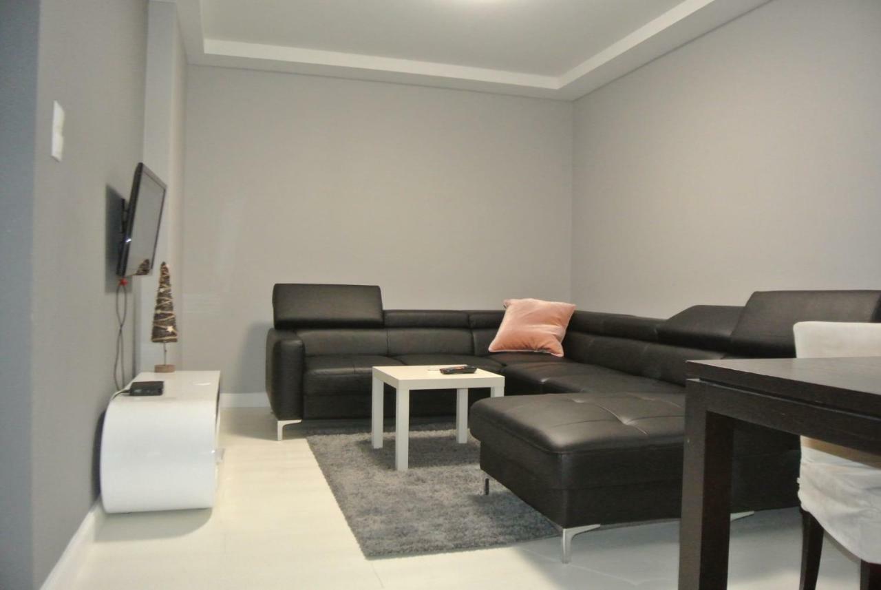 Apartamenty Centrum- Kochanowskiego -Dawniej Two-Bedroom Apartment Zielona Gora  Ngoại thất bức ảnh