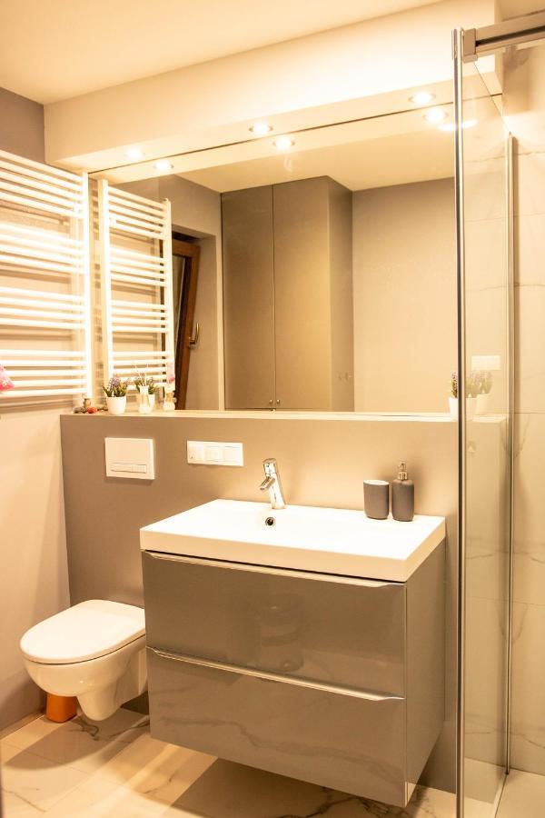 Apartamenty Centrum- Kochanowskiego -Dawniej Two-Bedroom Apartment Zielona Gora  Ngoại thất bức ảnh